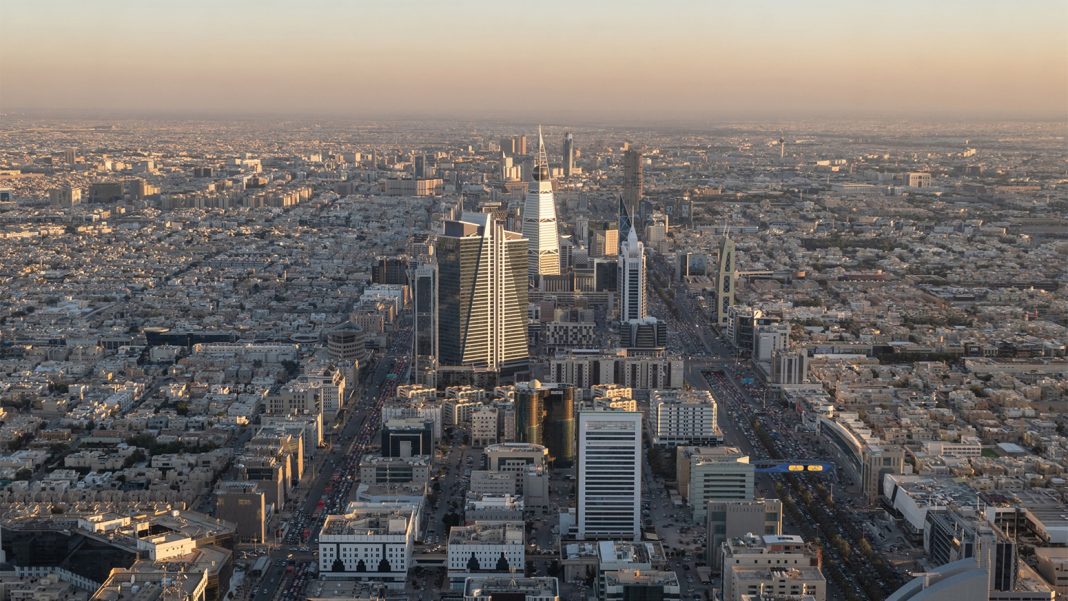 Daily Life in Saudi Arabia's Capital And Financial District