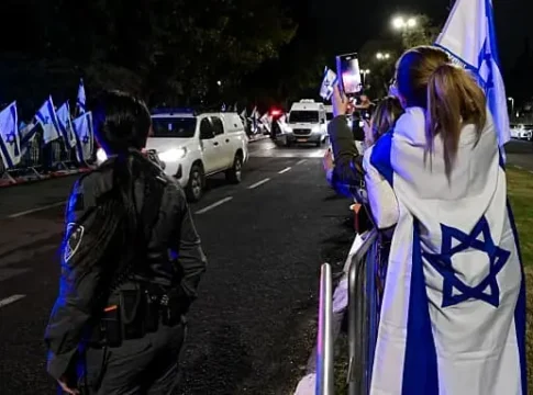 Семьи заложников в ярости: правительство пытается избежать ответственности