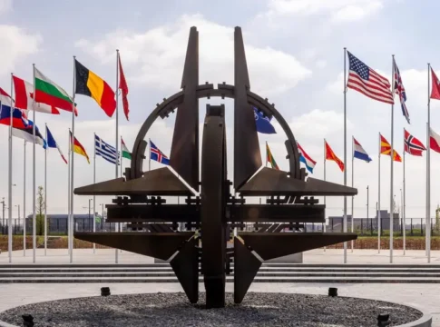 Поддержка американцами союзов достигает рекордного уровня