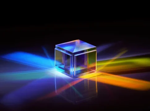 До квантовой механики: один ученый увидел связь между светом и материей