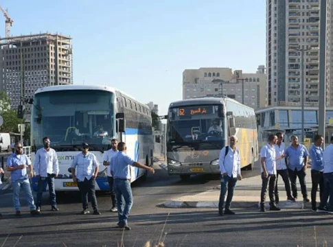 Профсоюз транспортников против Регев: Импорт иностранных водителей - пересечение красной черты