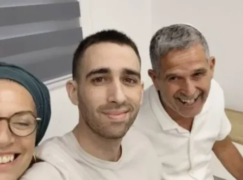 Отец Авинатана Ора рассказал о плене у сына: 'Он был заперт в клетке'