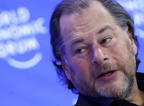 Марк Бениофф: Инновации в ИИ опережают их внедрение