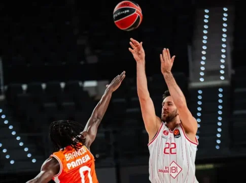 Хапоэль Тель-Авив одержал победу над Валенсией в Евролиге