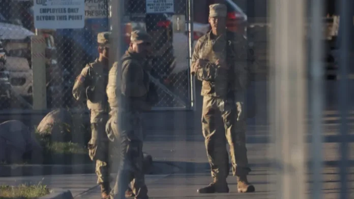 Суд запретил Трампу отправлять войска в Чикаго