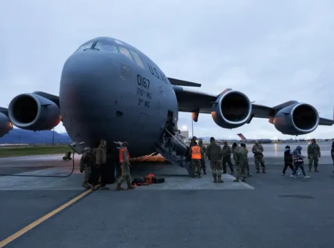 Эвакуированные из прибрежных деревень Аляски рассказывают о страшных наводнениях