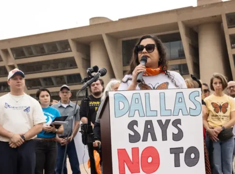 Правозащитники протестуют против возможного сотрудничества полиции Далласа с ICE