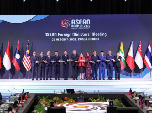 США и Китай ищут пути к деэскалации торговой войны перед встречей Трампа и Си