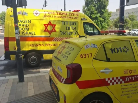 Электросамокат столкнулся с автомобилем в Беэр-Шеве: травмы 23-летней девушки