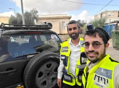 В Кирьят-Эте спасли годовалого ребёнка, запертого в автомобиле