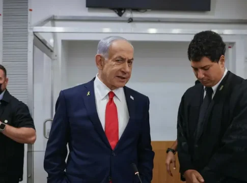 Судьи согласились сократить заседание по требованию Нетаньяху из‑за новых угроз безопасности