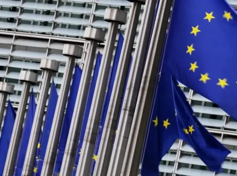 Большинство европейцев поддерживают расширение ЕС, показывает опрос Eurobarometer