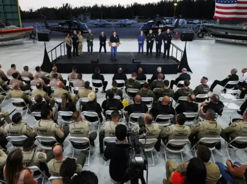 Трамп расширил участие местных полицейских в иммиграционных задержаниях