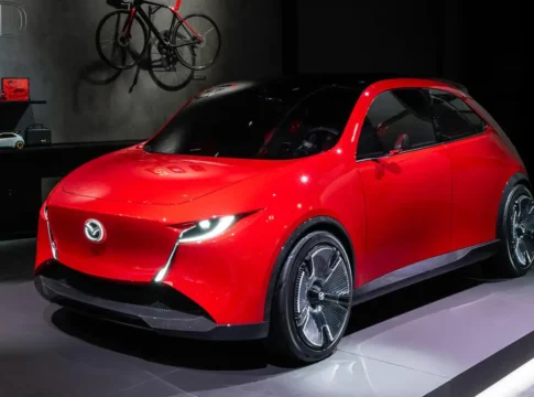 Mazda представила новые концепты: преемник Mazda 2 и флагманский Vision X‑Coupé