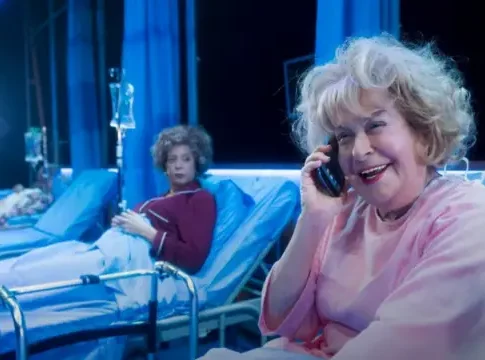 Скандал в Хайфском театре: в фестивале для пенсионеров отдают предпочтение тель‑авивским постановкам