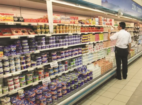 Крупный сдвиг в потреблении: сеть Ашэр перестала быть самой дешёвой в харедимском сегменте Израиля