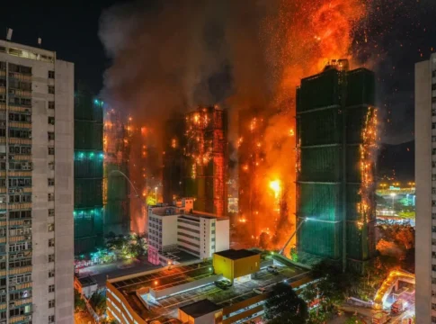 Гонконг. 26 ноября. Пожар унес жизни 26 человек