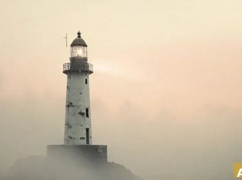 Купальный сезон в Ашдоде закрыт: спасательные станции прекращают работу (AI-иллюстрация)