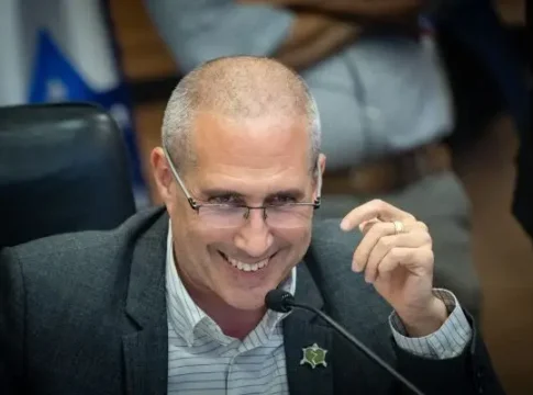 Политический кризис в Израиле: Нетаньяху рассматривает отставку Мильвицкого с поста главы Финансовой комиссии