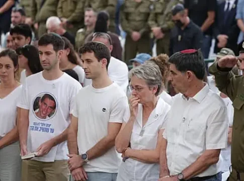 Израиль простился с лейтенантом Хадаром Голдином, вернувшимся домой спустя 11 лет