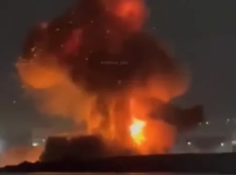 Украинские морские дроны атаковали нефтеналивной терминал в Туапсе