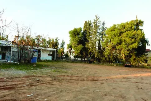 Жители Холона вновь выступают против грандиозной стройки в районе «Неве Аразим»