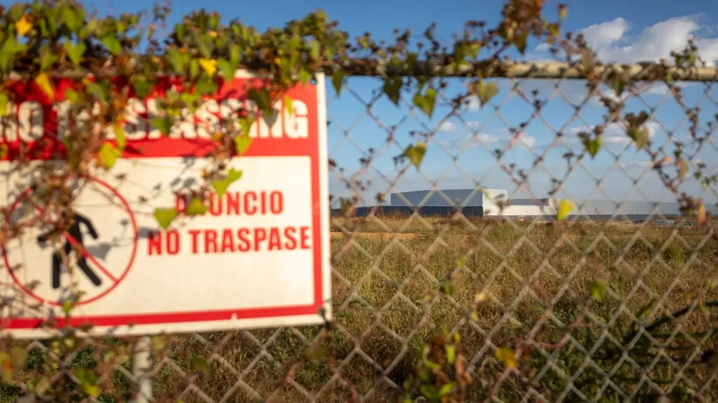 Бум производства аккумуляторов для электромобилей в США сталкивается с трудностями, несмотря на масштабную государственную по