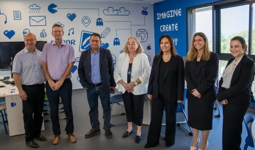 Министр инноваций, науки и технологий посетила академию Гордон для развития сотрудничества