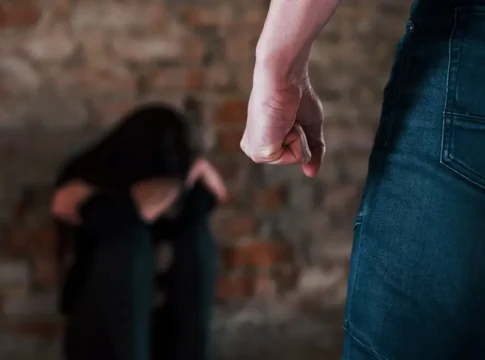 Житель Ашдода напал на бывшую жену и ее нового партнера в центре города