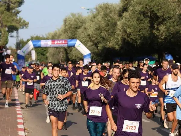 Тысячи спортсменов покорили полумарафон «Шерон Тельма Music Run»