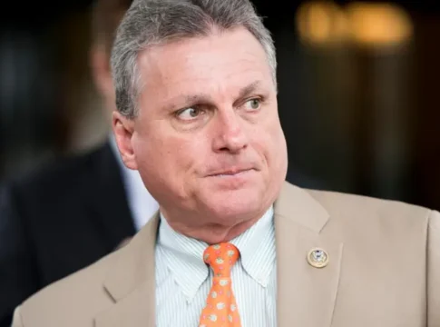 Республиканец Бадди Картер требует усиления федерального присутствия в Атланте из-за миграционных опасений