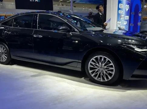 Toyota представила обновленные Avalon и Sienna на автосалоне в Гуанчжоу