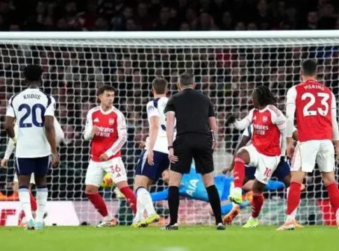 Хет-трик Аке, заставивший «Тоттенхэм» кусать локти: «Арсенал» одержал крупную победу в дерби