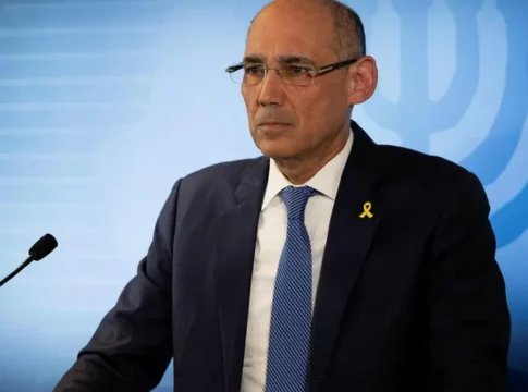 Решение по процентной ставке: Банк Израиля готовится к паузе в снижении из-за обострения на севере