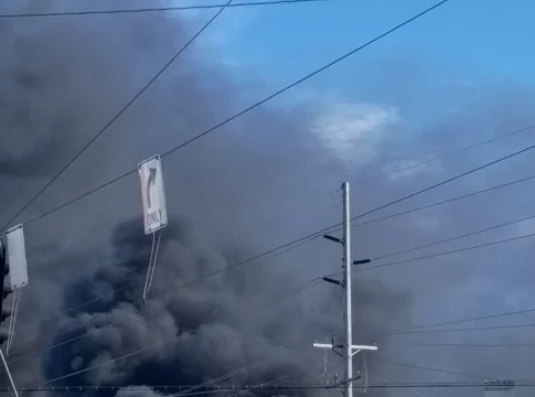 Масштабный пожар на промышленном объекте под Миддлбери успешно ликвидирован