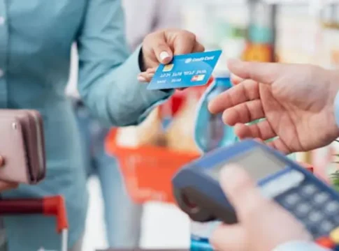 Израильтяне ждут «Черной пятницы»: потребительская активность снизилась перед главным распродажным днем