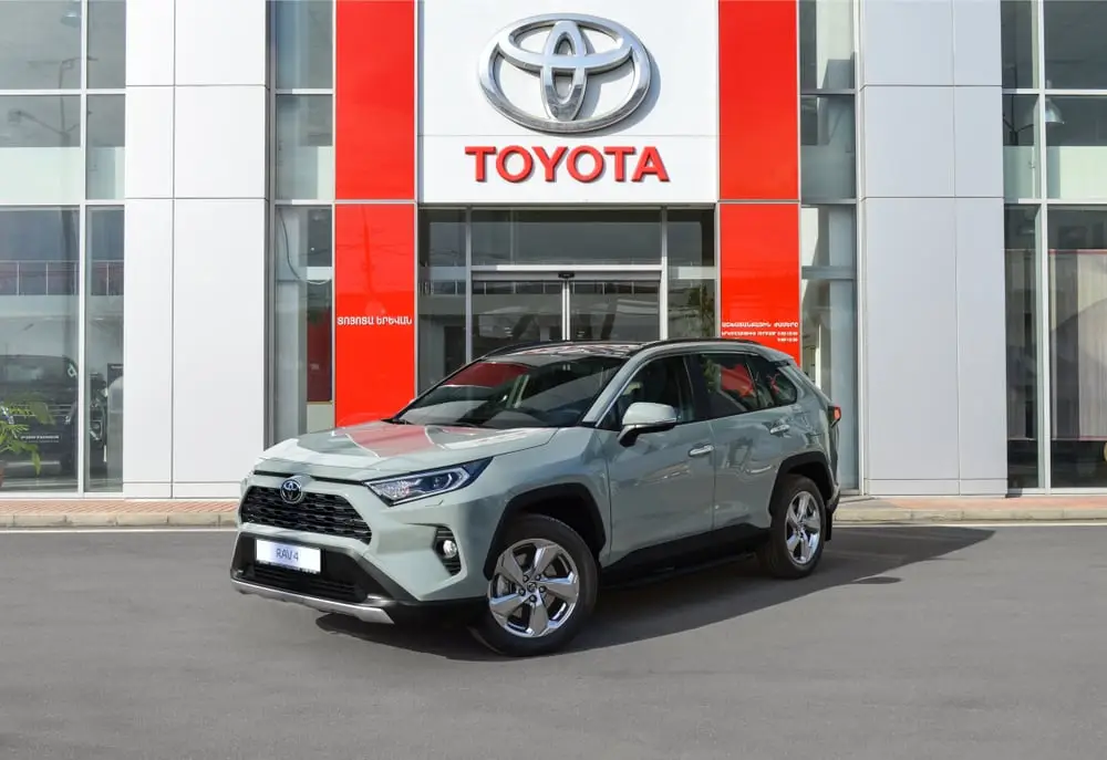 Toyota ответила на письмо Greenpeace: компания подтверждает стремление к углеродной нейтральности к 2050 году