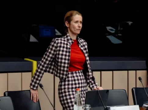 Верховный дипломат ЕС: России следует ограничить численность своей армии для достижения мира