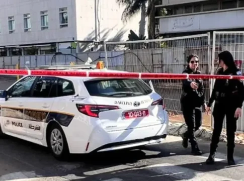 Потоп на улице Каплан: прорыв трубы на стройплощадке трамвая парализовал движение в Тель-Авиве