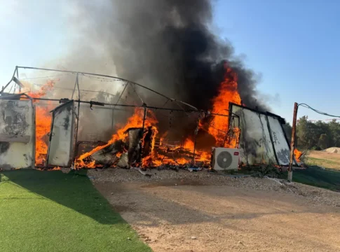 Крупный пожар уничтожил синагогу в Нетивоте