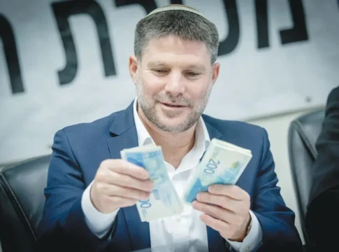 Правительство Израиля объявляет войну не только пенсиям, но и зарплатам: граждане столкнутся с новыми налогами