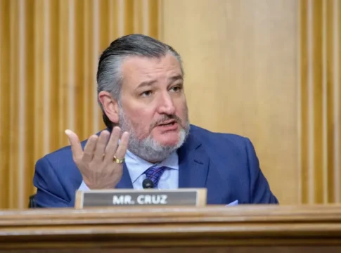 Калифорния расширила программу Lifeline для нелегальных мигрантов, вызвав протест сенатора Теда Круза