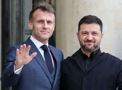 Макрон встретится с Зеленским в Париже для обсуждения условий мира в Украине