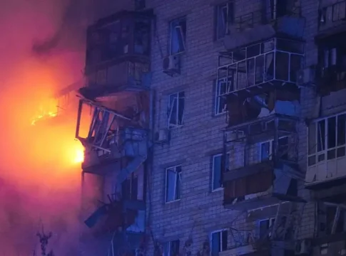 Россия нанесла смертоносный удар по Киеву на фоне визита советников Зеленского в США