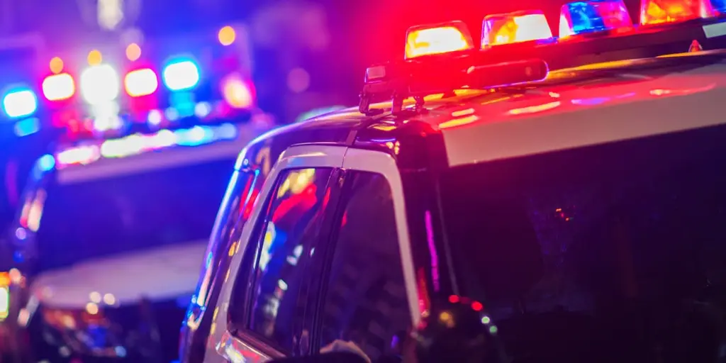 Трагедия в Тусоне: водитель в состоянии опьянения насмерть сбил мужчину, толкавшего свой сломанный автомобиль