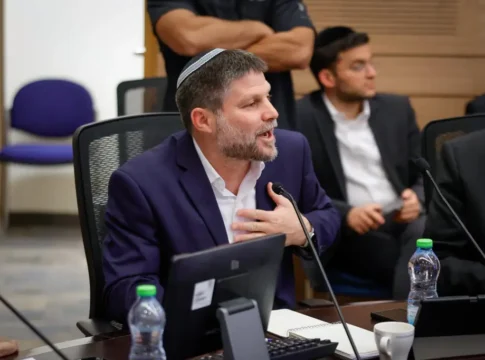 Министр финансов обещает убрать требование самооплаты за транспорт для лиц с ограниченными возможностями