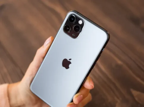 25% портфеля Berkshire Hathaway Уоррена Баффета вложено в акции AI‑гигантов Apple и Amazon