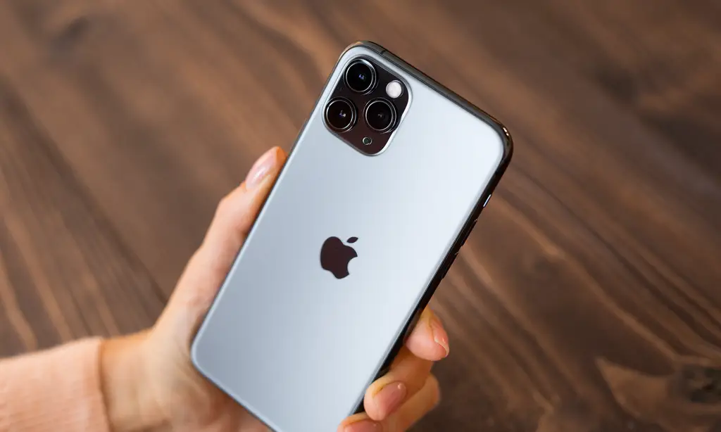 25% портфеля Berkshire Hathaway Уоррена Баффета вложено в акции AI‑гигантов Apple и Amazon