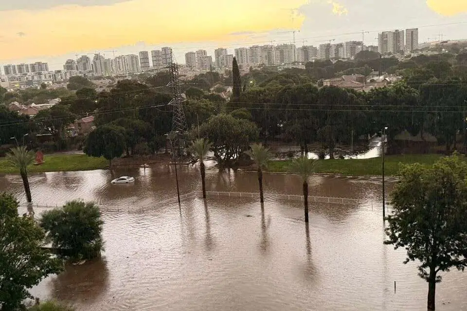 Ашкелон бьет рекорды: Израиль пережил самые сильные дожди выходных