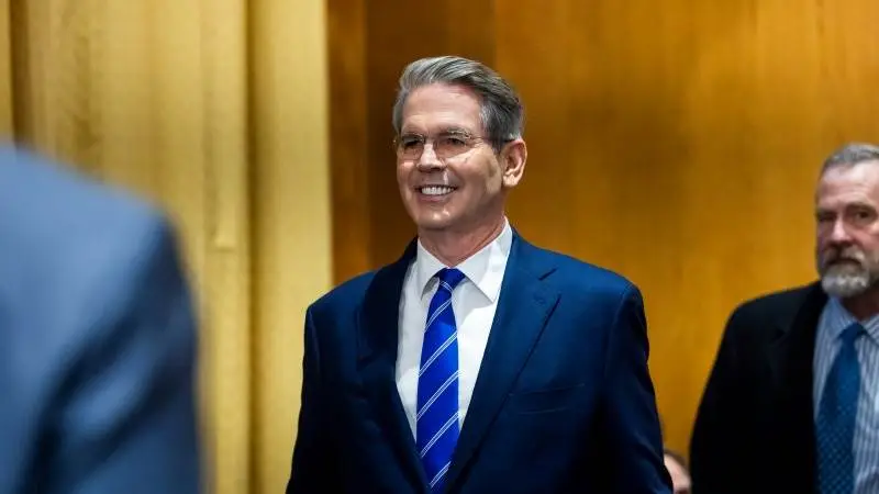 Министр финансов США: ФРС должна продолжать снижение ставок при падении инфляции